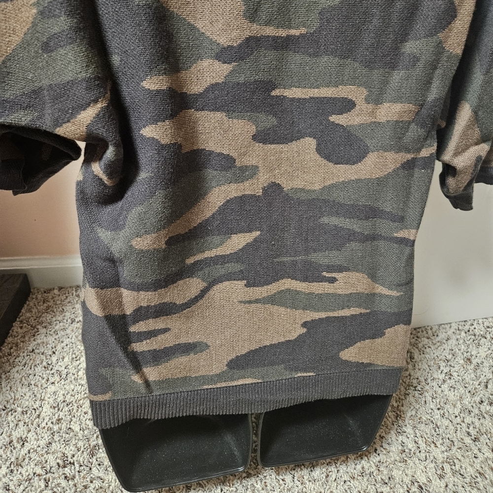 Trendy Camouflage Knit Sweater By New York & Company - Picture 10 of 11